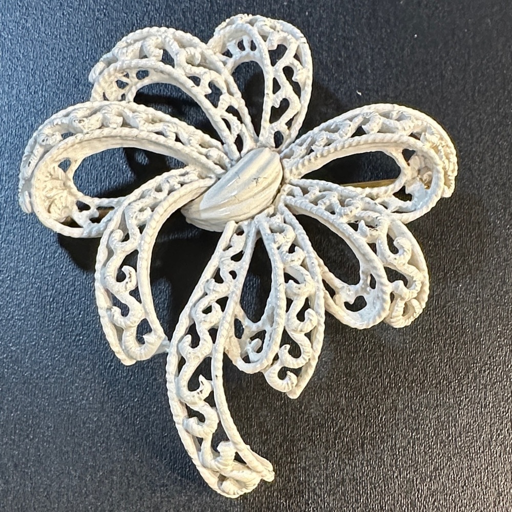 Crown Trifari White Filigree Enamel Bow Brooch #27